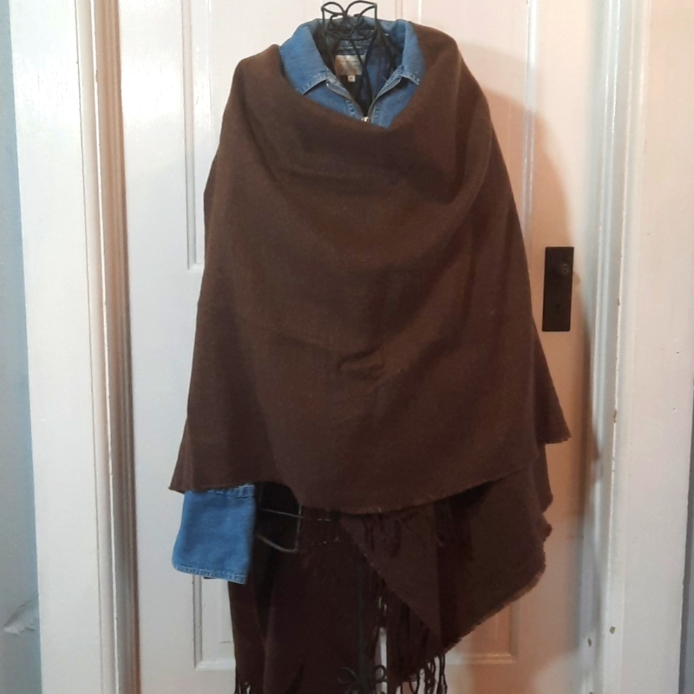 Woven Chocolate Brown Ruana Wrap Travel Shawl Fringe Soft Warm Boho Chic NWT